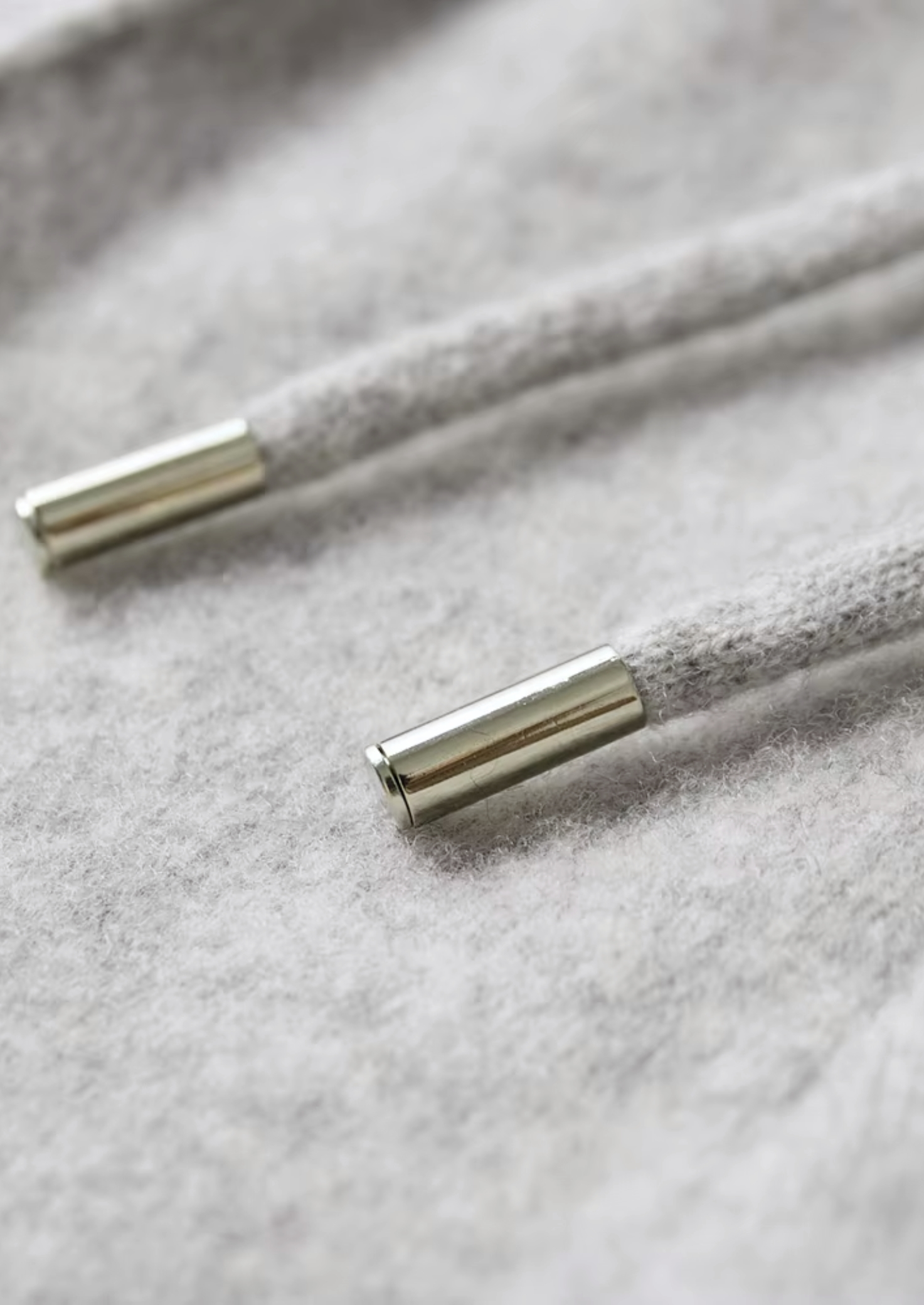 Sada z extrémně jemné merino vlny s dvoubarevným vzorem