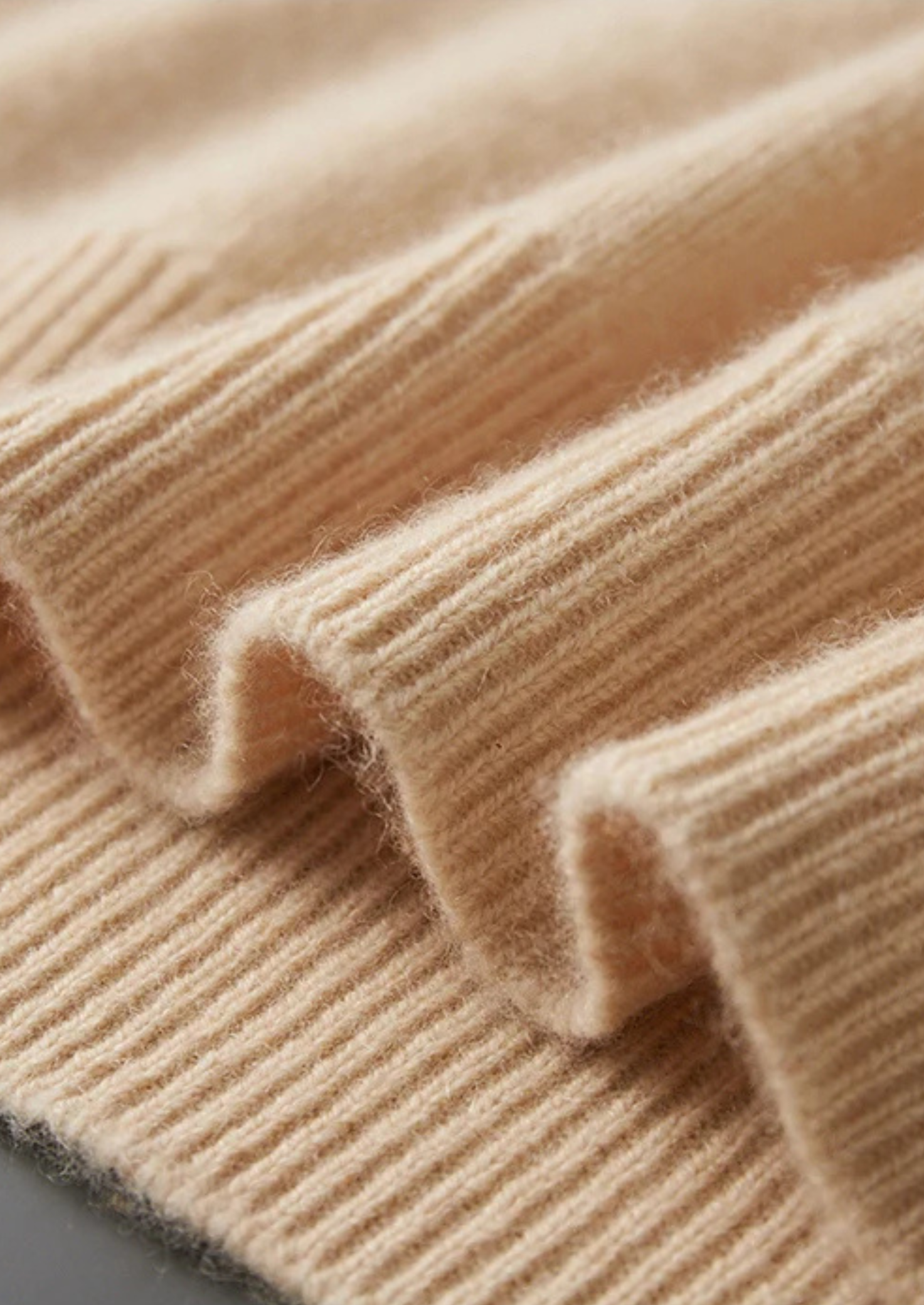 Prémiová khaki volnočasová mikina s kapucí