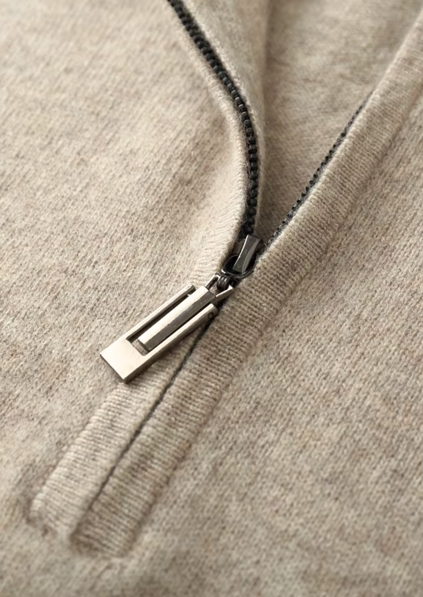 PURE EXTRA-FINÁ Vlněný svetr s polovičním zipem z merino vlny