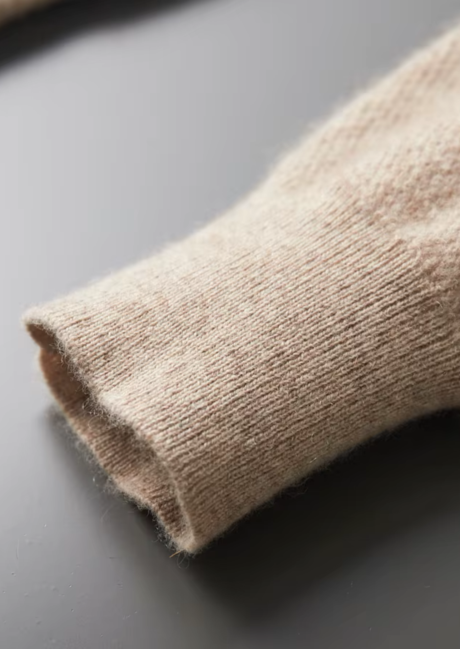 Prémiový klasický huňatý svetr s rolákem