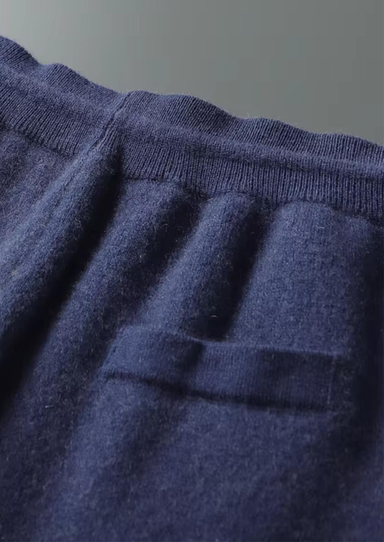 Prémiová souprava z kašmíru pro volný čas