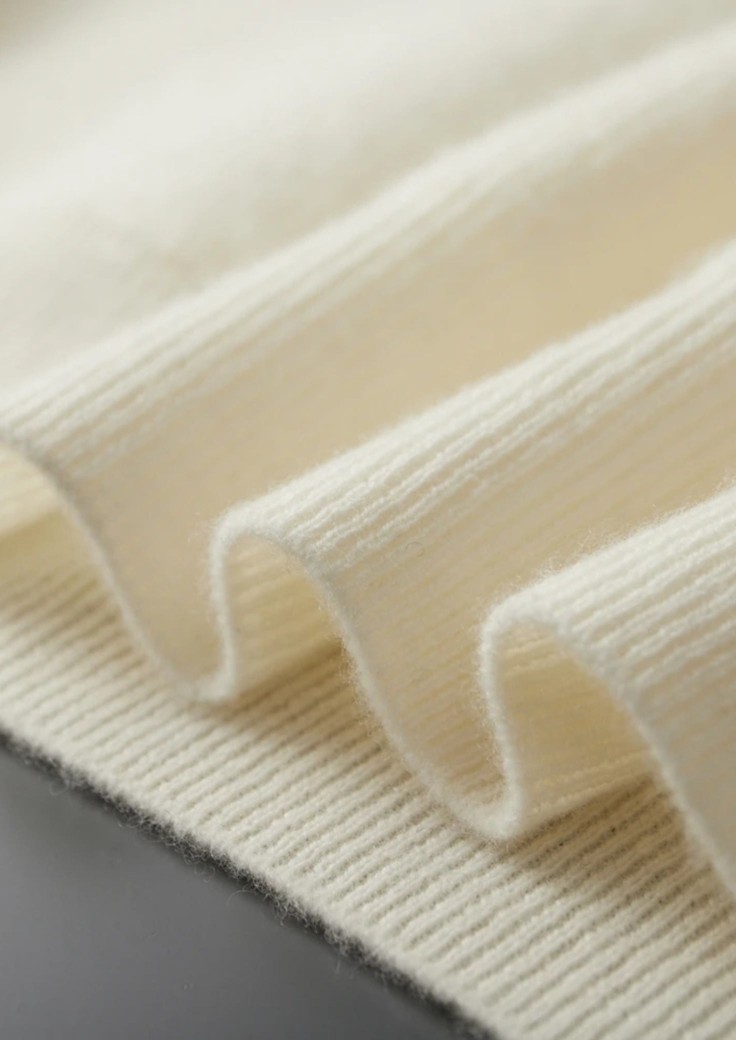 Prémiový polo-zip svetr s žebrovaným kašmírem