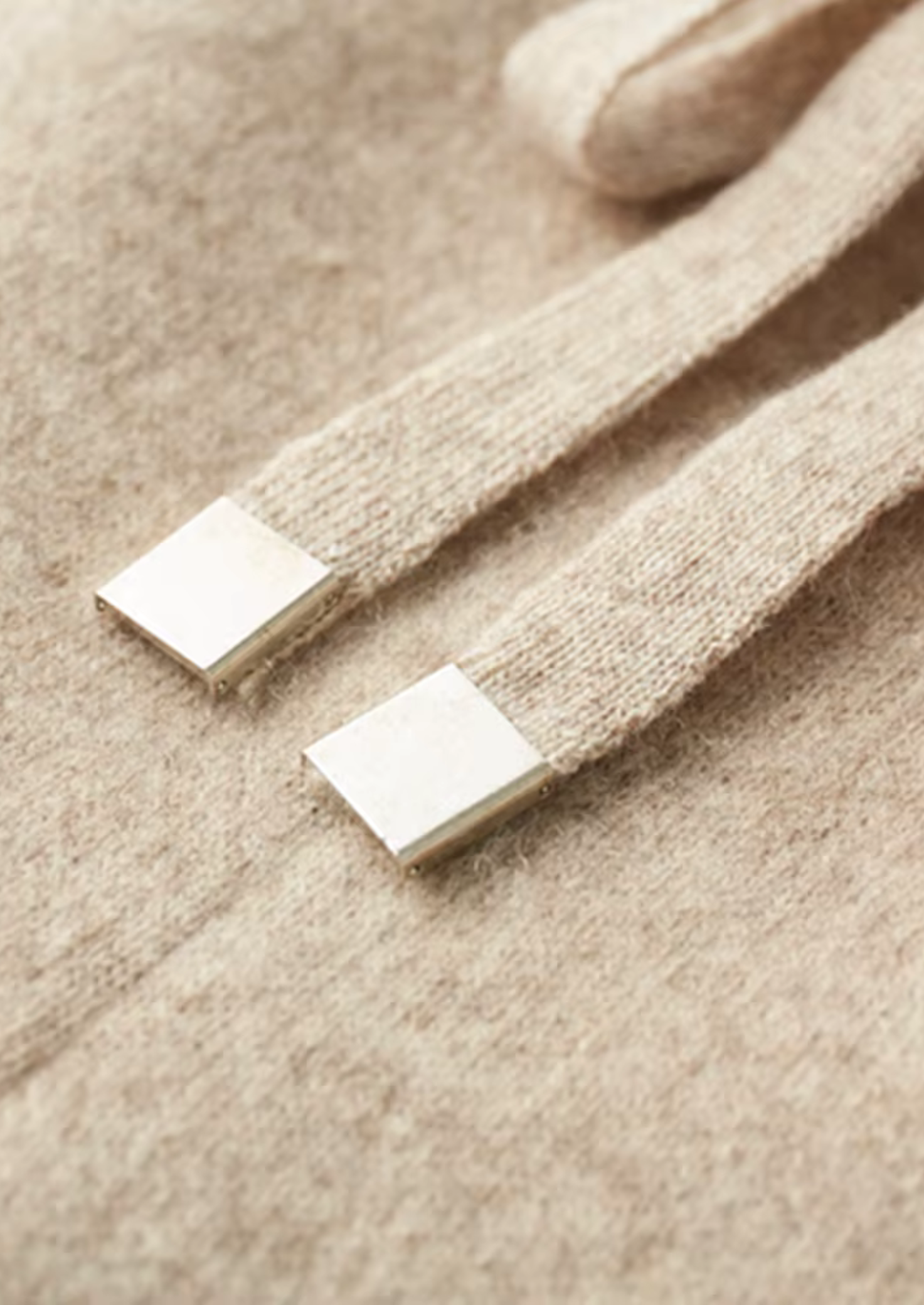 Prémiový soubor volnočasových kalhot a svetrů z kašmíru