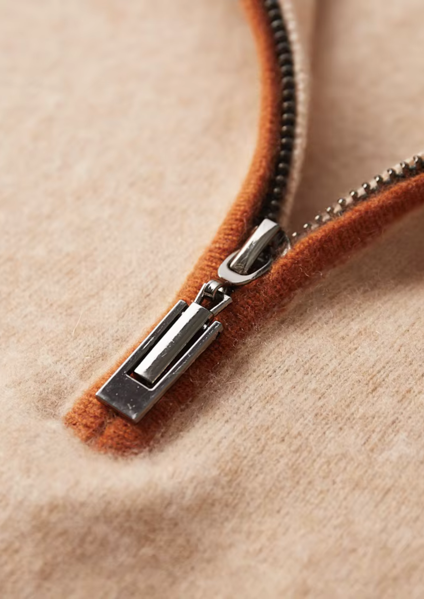 Prémiové polo s dvojitým tónem z kasmíru na zip