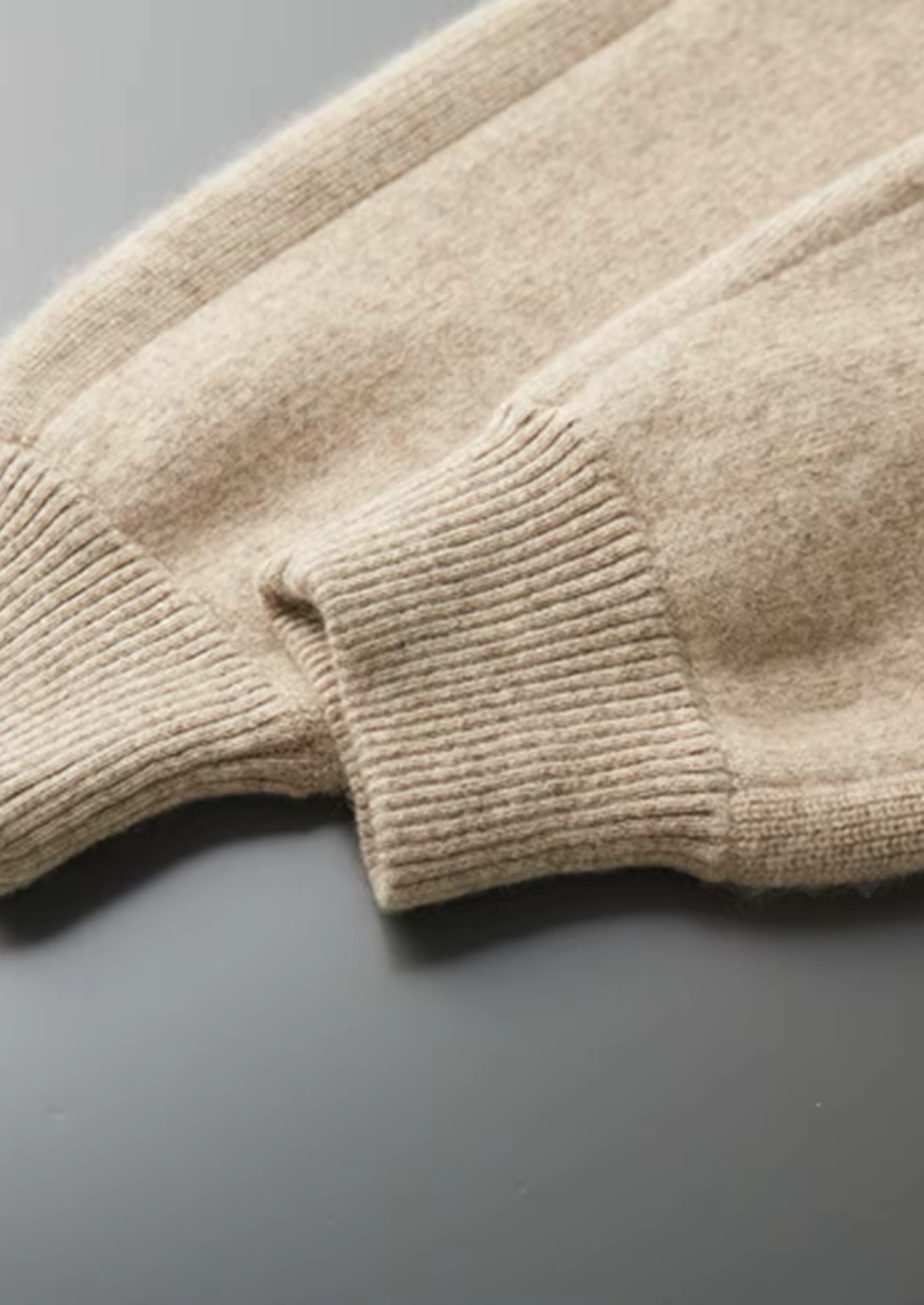 Prémiová souprava z kašmíru na volný čas