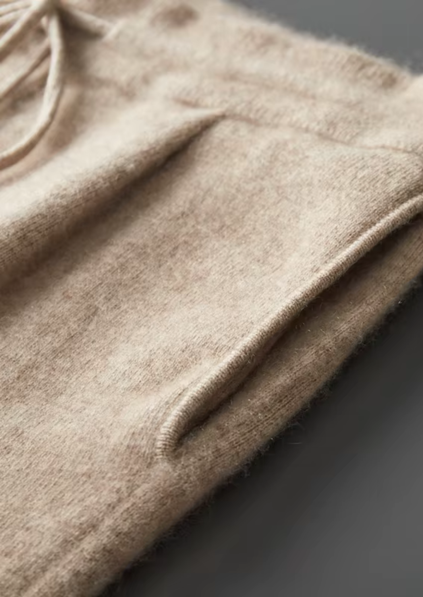 Prémiové kalhoty s plisováním z kašmíru