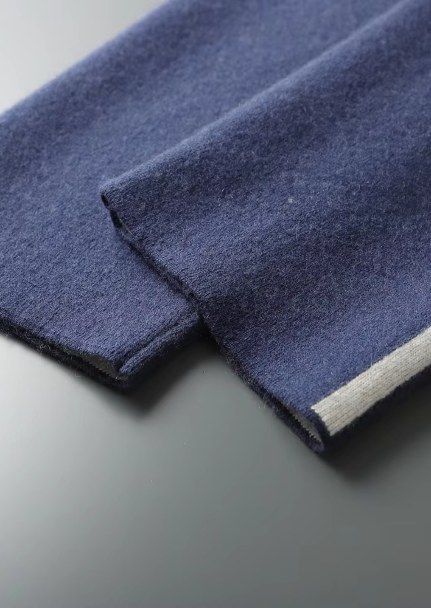 Prémiová souprava z kašmíru pro volný čas