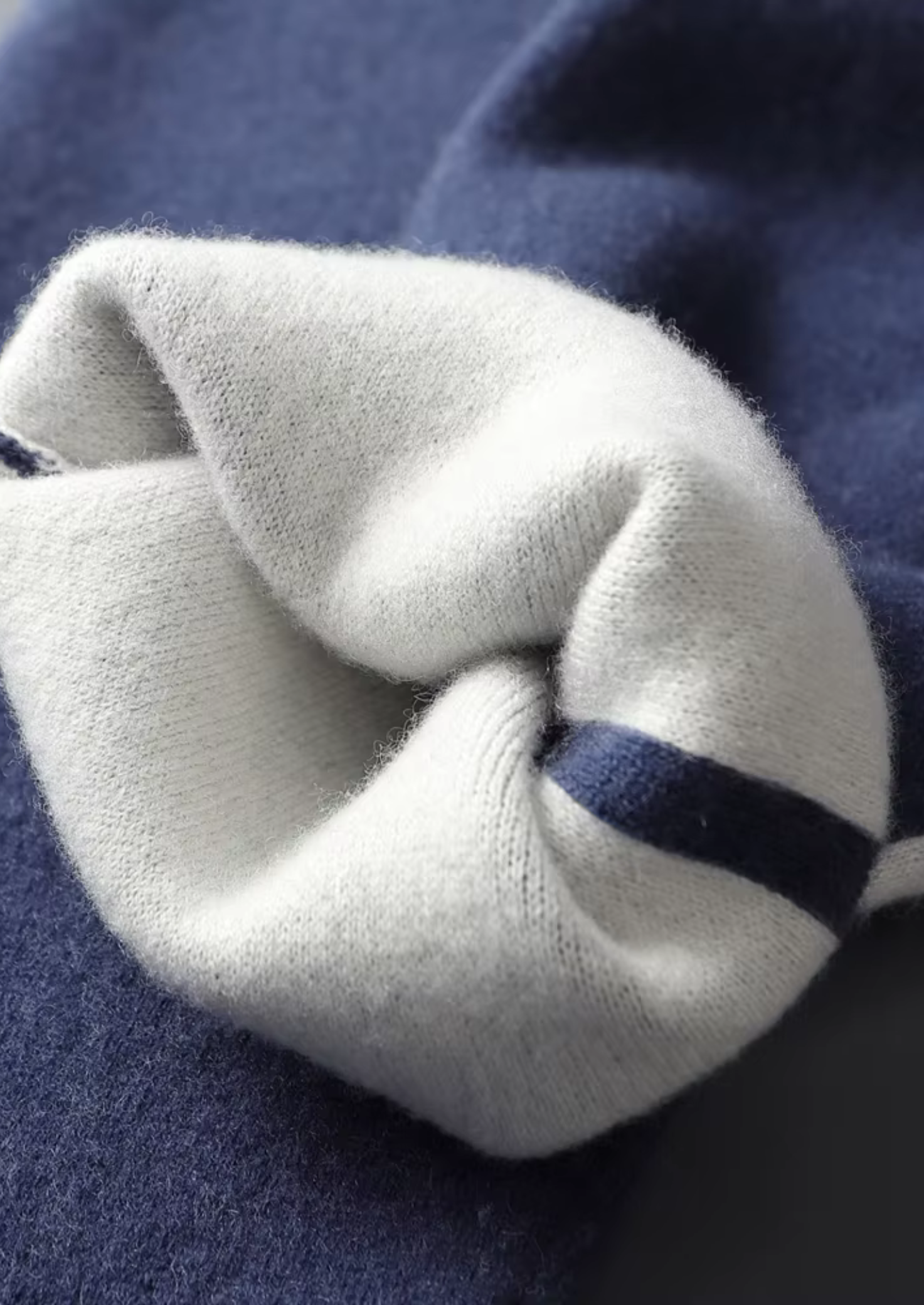 Prémiová souprava z kašmíru pro volný čas