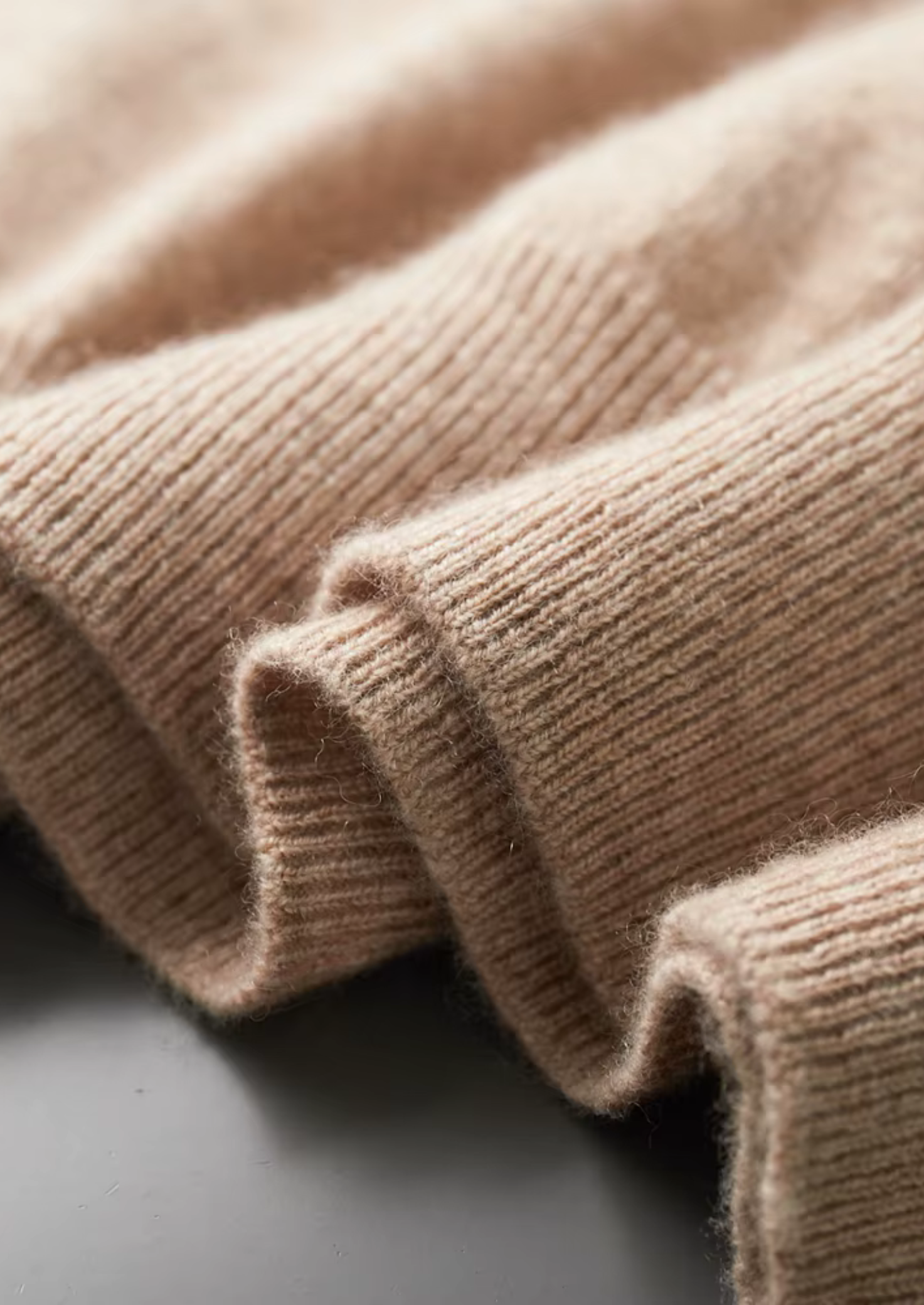 Prémiové kašmírové klasické tričko s kulatým výstřihem