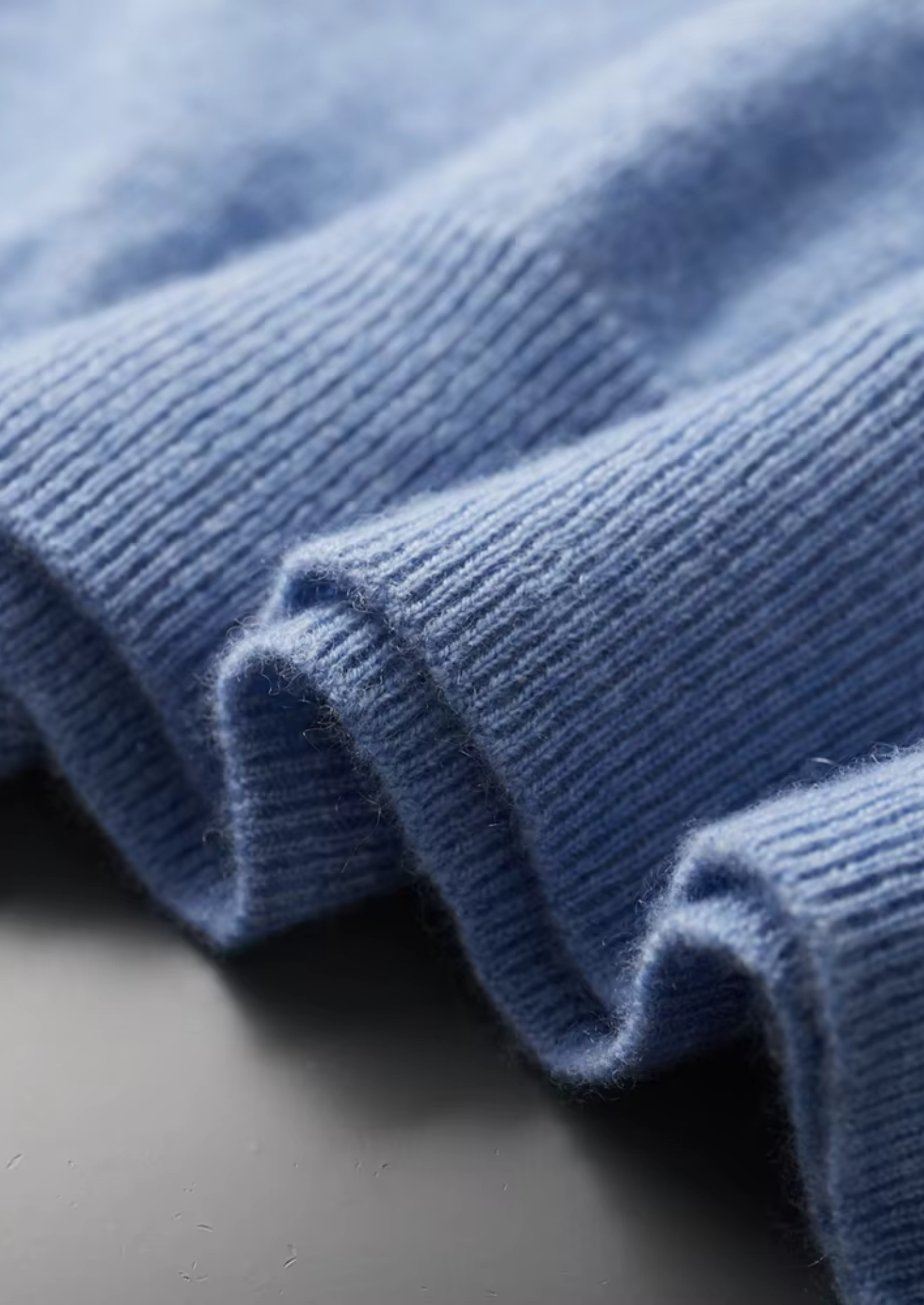 PREMIÉRNÍ MIKINOVÝ KAŠMÍROVÝ TSÁŠEK