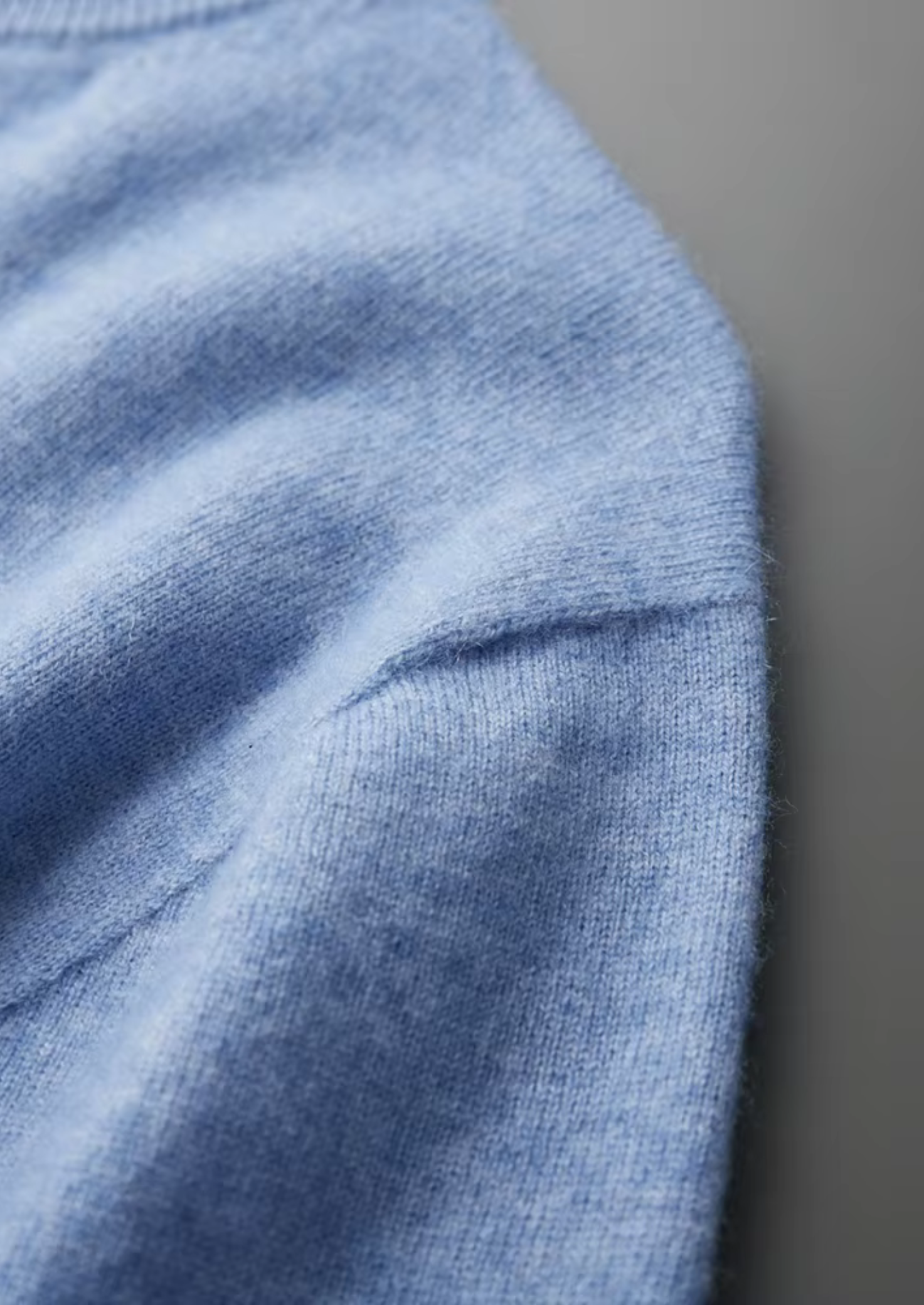 PREMIÉRNÍ MIKINOVÝ KAŠMÍROVÝ TSÁŠEK