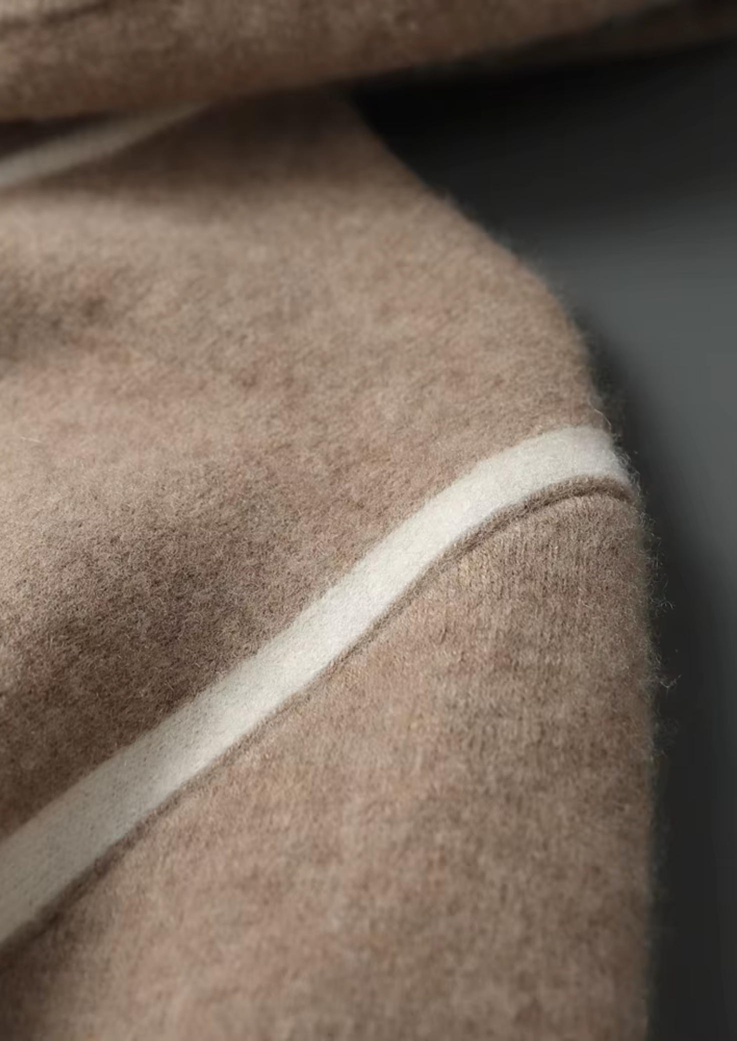 Prémiová souprava z kašmíru pro volný čas