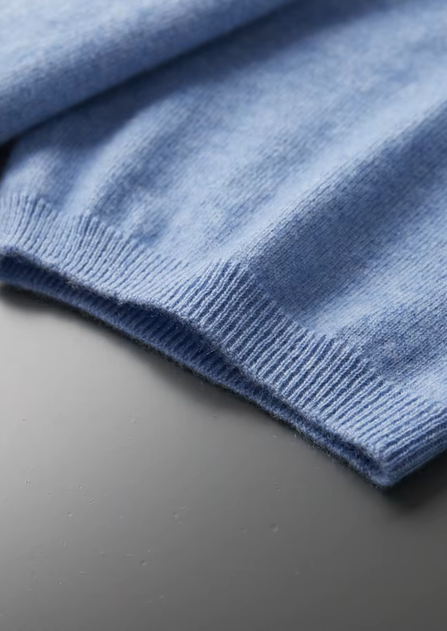 PREMIÉRNÍ MIKINOVÝ KAŠMÍROVÝ TSÁŠEK