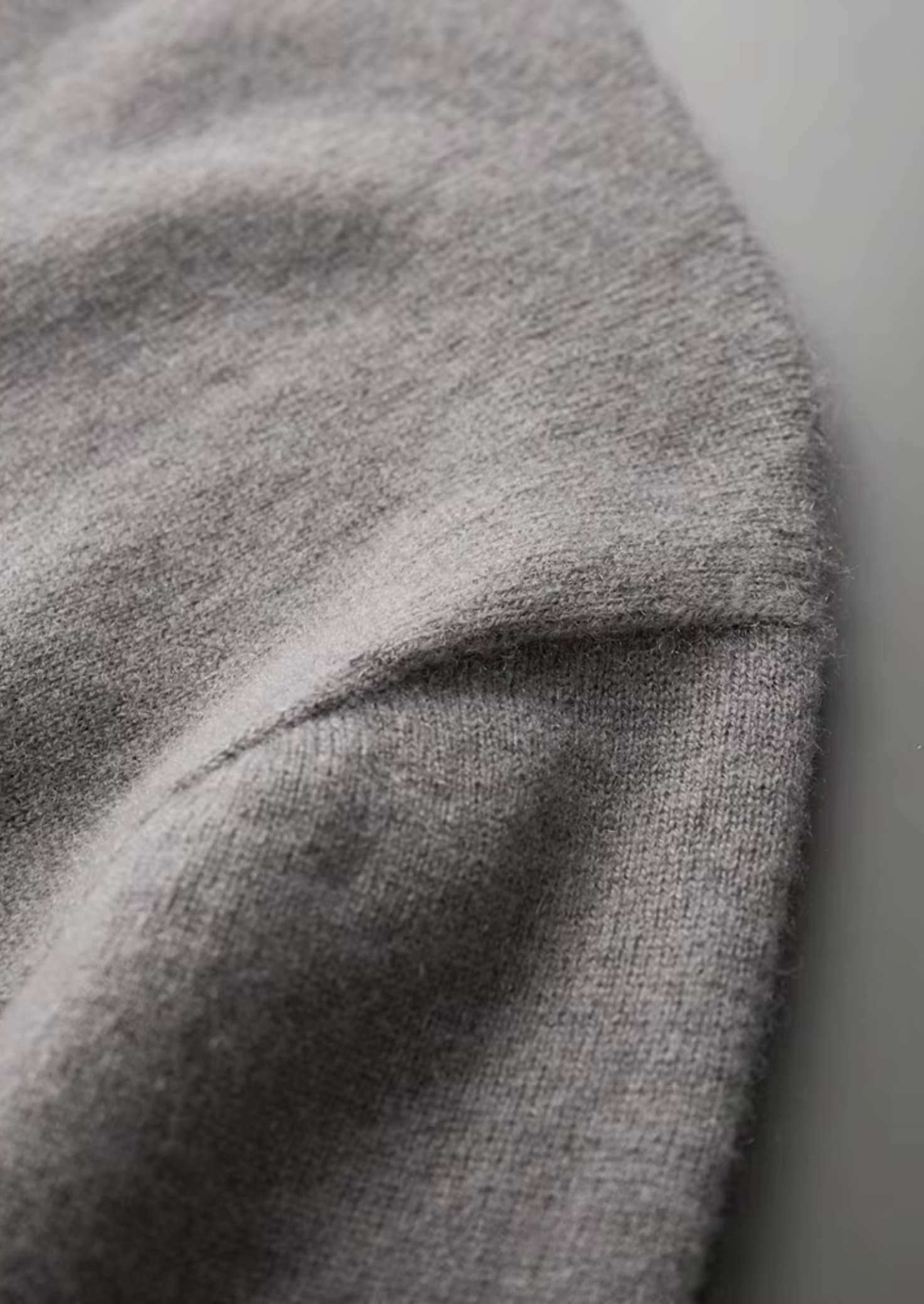 PREMIÉRNÍ MIKINOVÝ KAŠMÍROVÝ TSÁŠEK