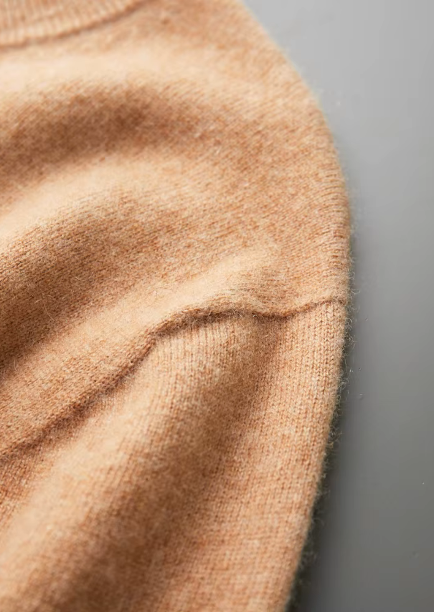 Prémiové kašmírové klasické tričko s kulatým výstřihem