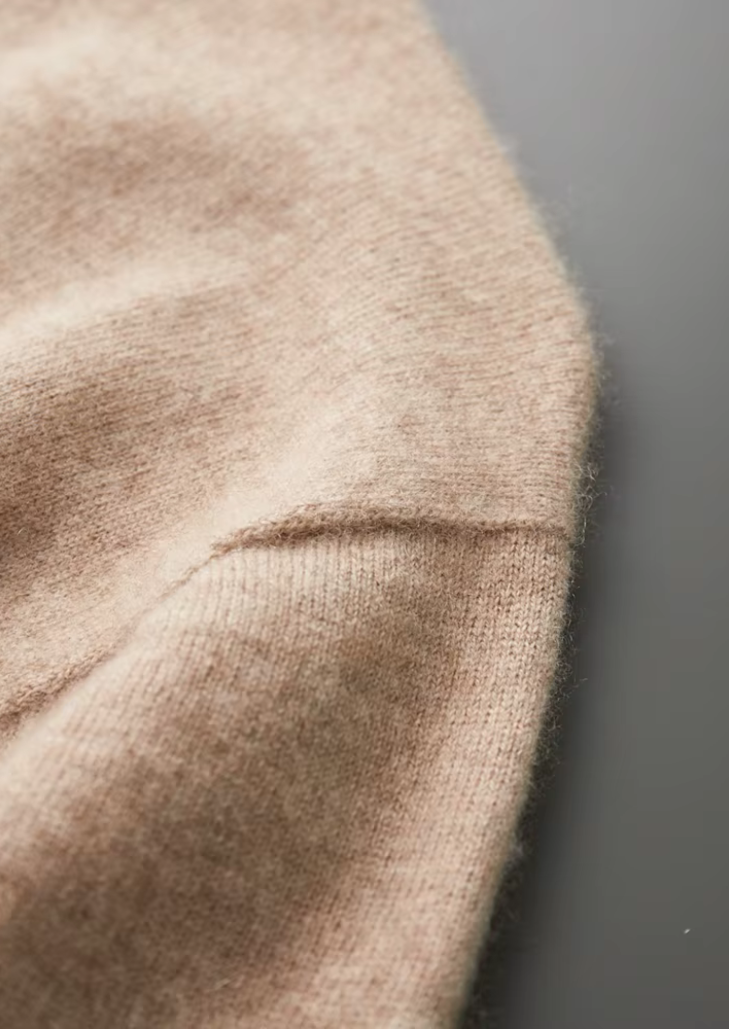 PREMIÉRNÍ MIKINOVÝ KAŠMÍROVÝ TSÁŠEK